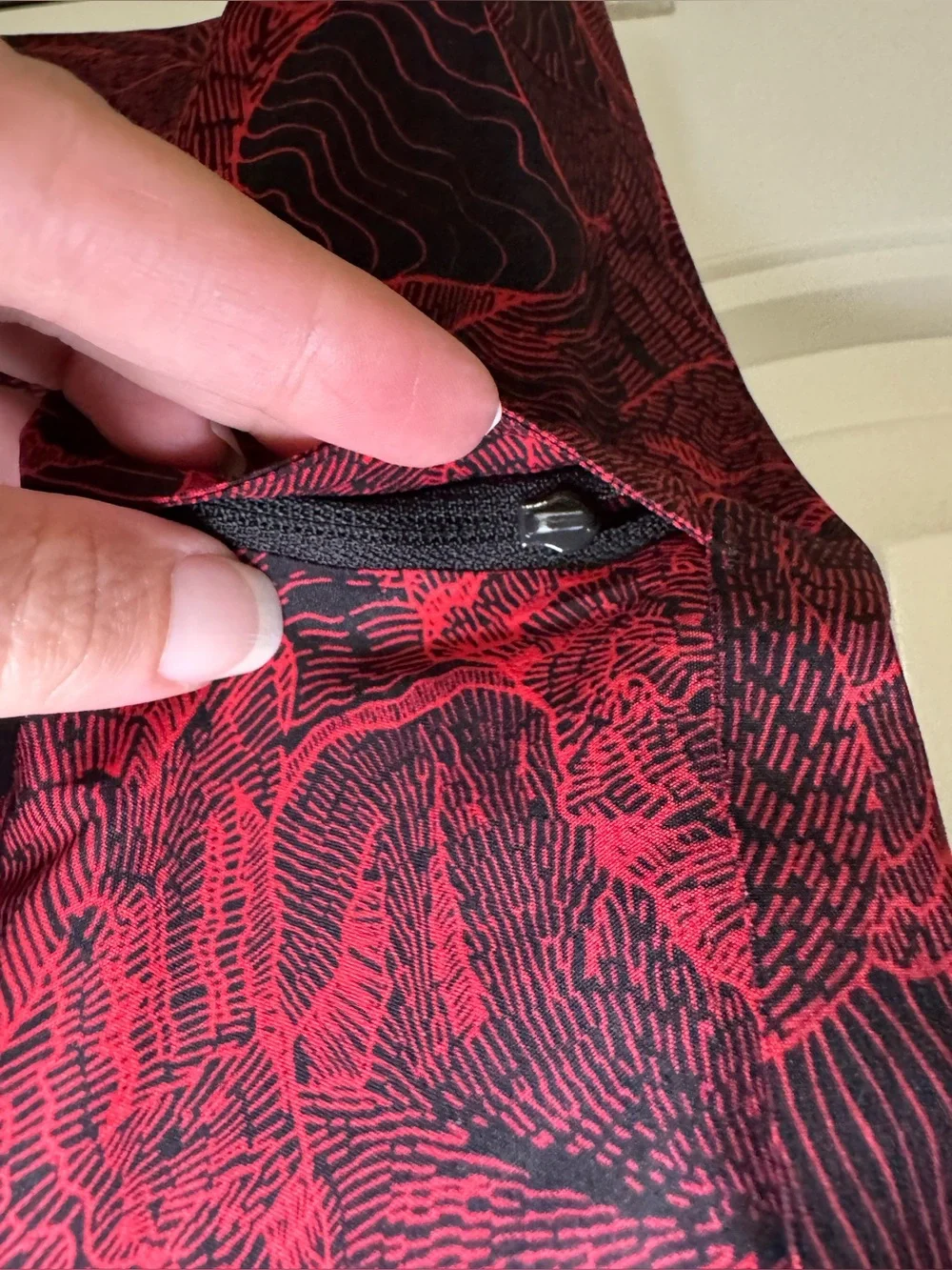 Lululemon Current State Board Swim Short 10” in Spicy Red/Black Size 33